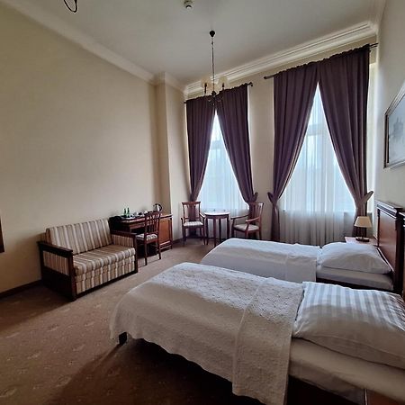 Zespol Palacowo-Parkowy W Ostromecku Ostromecko Eksteriør bilde